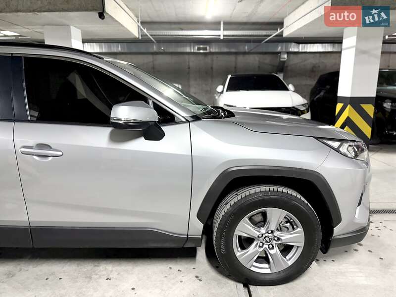 Внедорожник / Кроссовер Toyota RAV4 2025 в Днепре