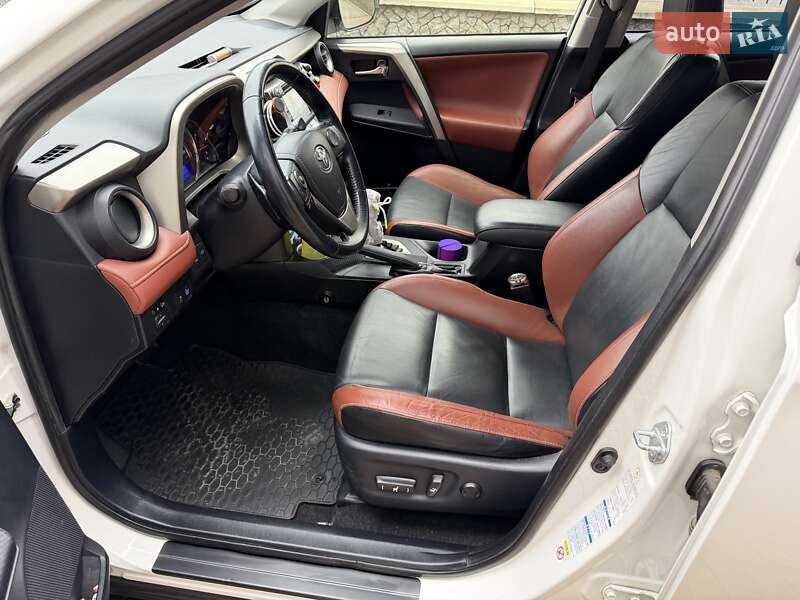 Внедорожник / Кроссовер Toyota RAV4 2014 в Белой Церкви