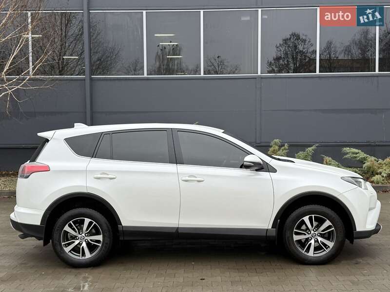 Позашляховик / Кросовер Toyota RAV4 2016 в Києві фото 8 Позашляховик / Кросовер Toyota RAV4 2016 в Києві