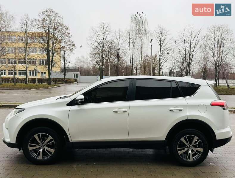 Позашляховик / Кросовер Toyota RAV4 2016 в Києві фото 17 Позашляховик / Кросовер Toyota RAV4 2016 в Києві