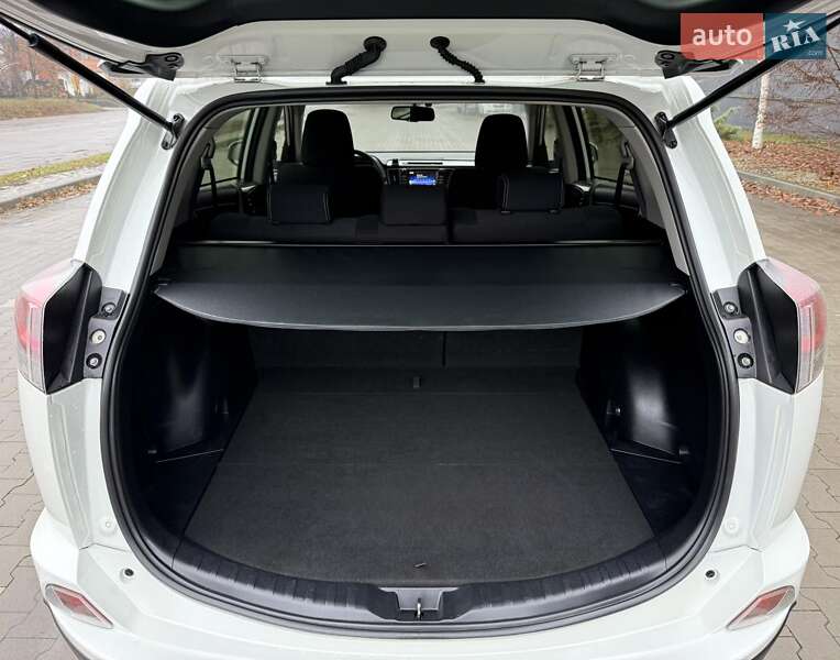 Позашляховик / Кросовер Toyota RAV4 2016 в Києві фото 32 Позашляховик / Кросовер Toyota RAV4 2016 в Києві