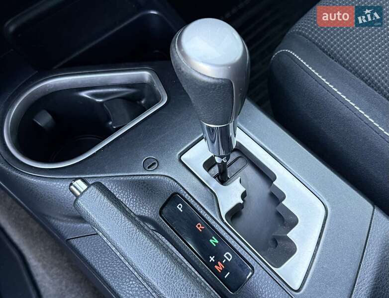 Позашляховик / Кросовер Toyota RAV4 2016 в Києві фото 65 Позашляховик / Кросовер Toyota RAV4 2016 в Києві