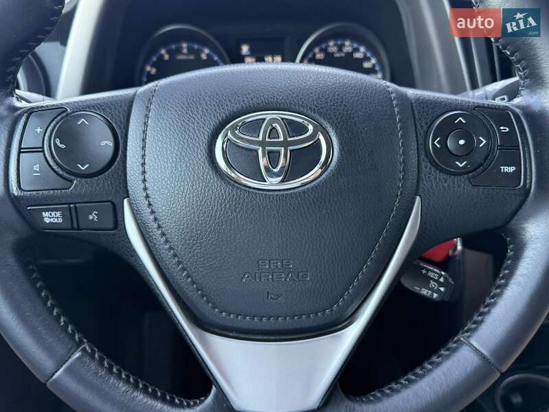 Позашляховик / Кросовер Toyota RAV4 2016 в Києві фото 63 Позашляховик / Кросовер Toyota RAV4 2016 в Києві