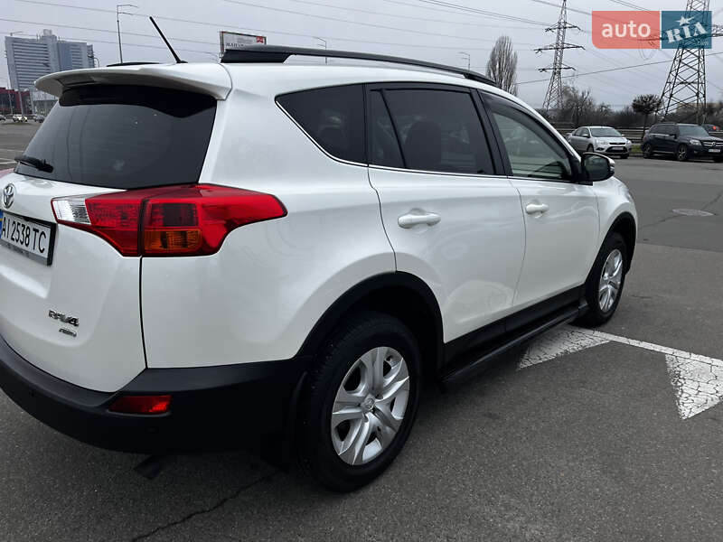 Внедорожник / Кроссовер Toyota RAV4 2014 в Киеве