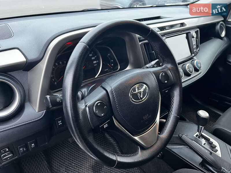 Внедорожник / Кроссовер Toyota RAV4 2014 в Киеве