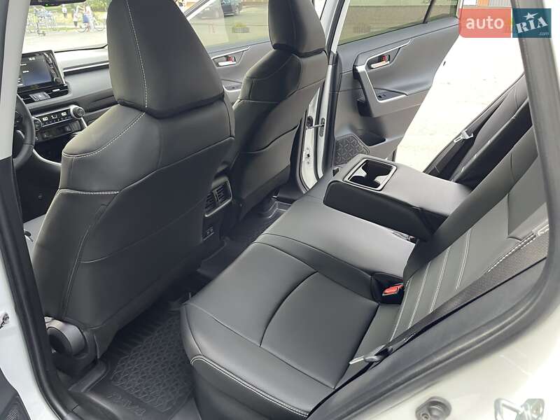 Внедорожник / Кроссовер Toyota RAV4 2022 в Виннице