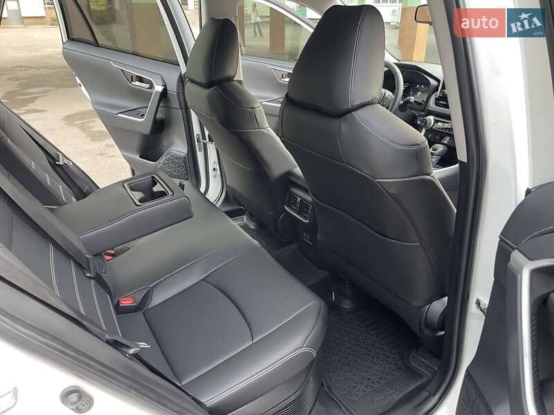Внедорожник / Кроссовер Toyota RAV4 2022 в Виннице