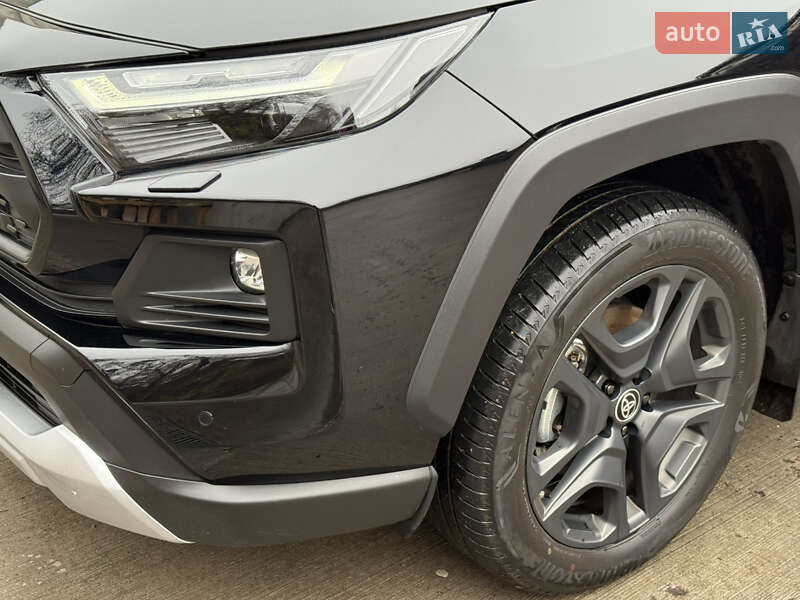 Внедорожник / Кроссовер Toyota RAV4 2024 в Киеве