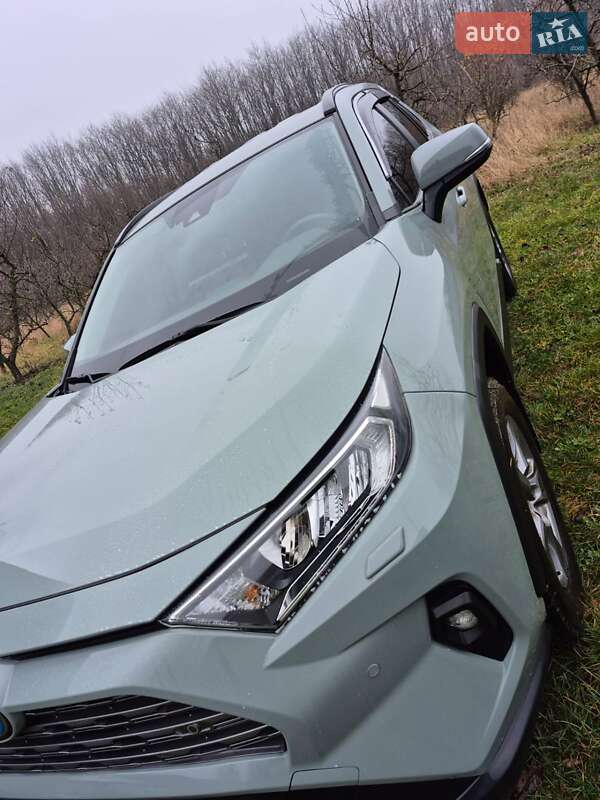 Внедорожник / Кроссовер Toyota RAV4 2023 в Ильинцах