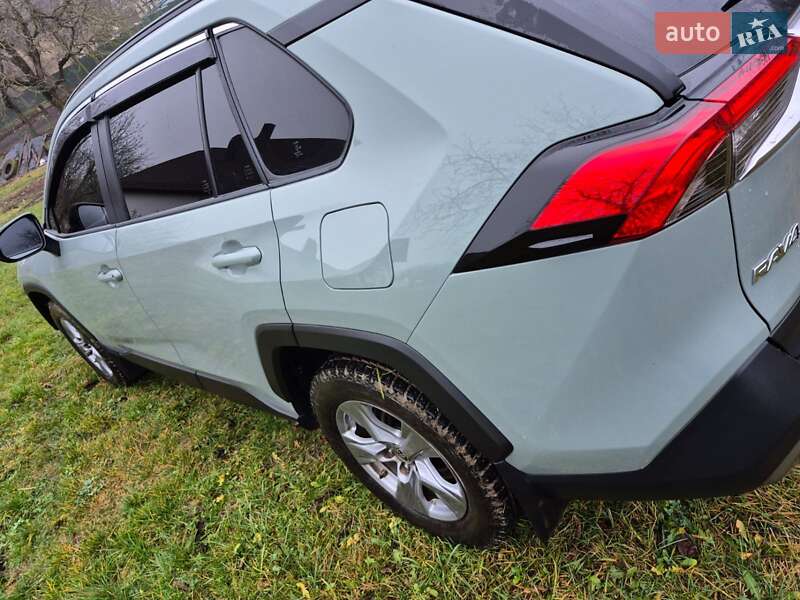 Внедорожник / Кроссовер Toyota RAV4 2023 в Ильинцах