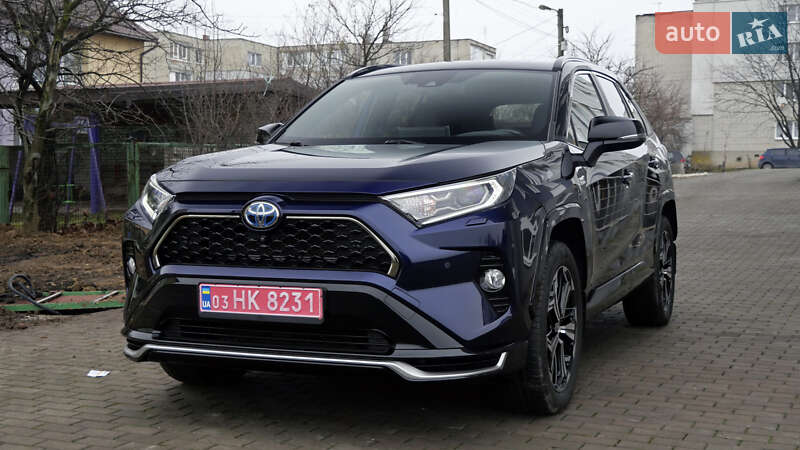 Позашляховик / Кросовер Toyota RAV4 2020 в Львові