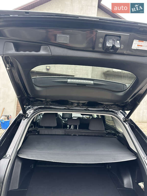 Позашляховик / Кросовер Toyota RAV4 2019 в Полтаві