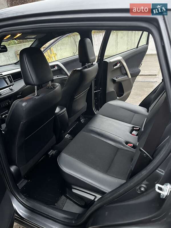 Позашляховик / Кросовер Toyota RAV4 2017 в Києві фото 10 Позашляховик / Кросовер Toyota RAV4 2017 в Києві