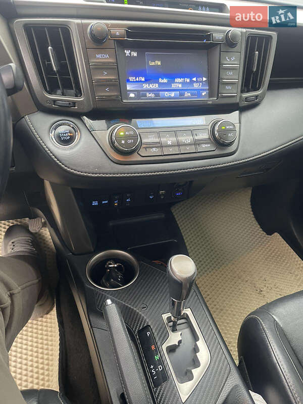 Внедорожник / Кроссовер Toyota RAV4 2014 в Чернигове