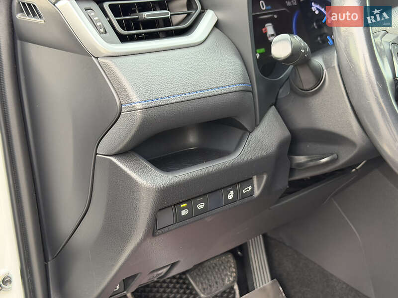 Внедорожник / Кроссовер Toyota RAV4 2020 в Ужгороде фото 27 Внедорожник / Кроссовер Toyota RAV4 2020 в Ужгороде