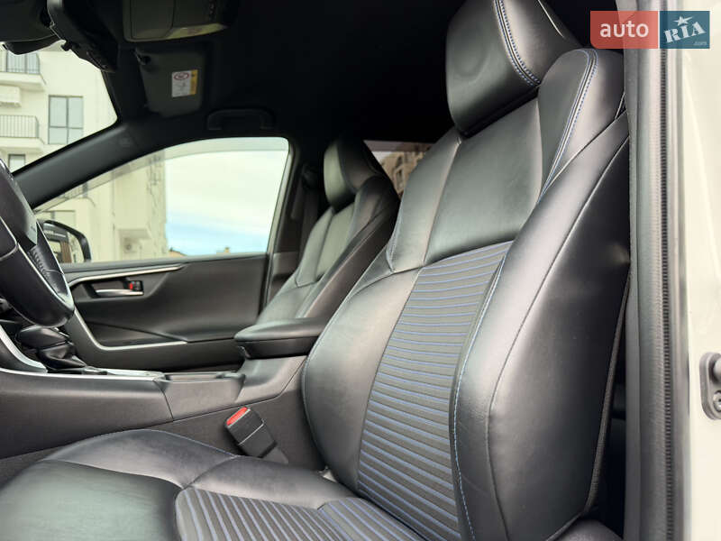 Внедорожник / Кроссовер Toyota RAV4 2020 в Ужгороде фото 30 Внедорожник / Кроссовер Toyota RAV4 2020 в Ужгороде