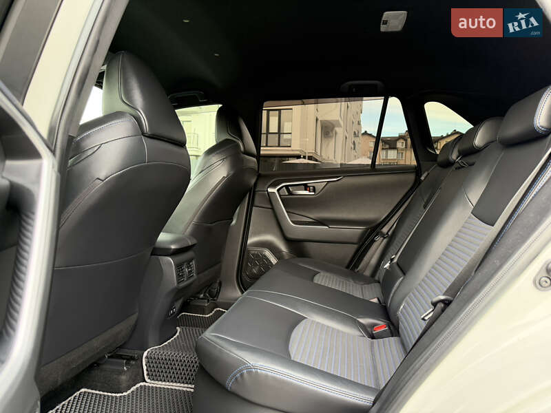 Внедорожник / Кроссовер Toyota RAV4 2020 в Ужгороде фото 34 Внедорожник / Кроссовер Toyota RAV4 2020 в Ужгороде