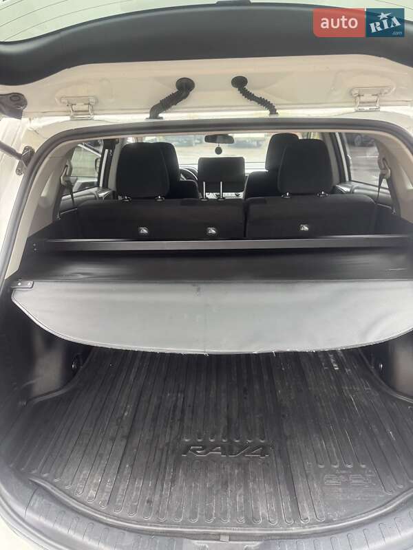 Позашляховик / Кросовер Toyota RAV4 2018 в Львові фото 3 Позашляховик / Кросовер Toyota RAV4 2018 в Львові