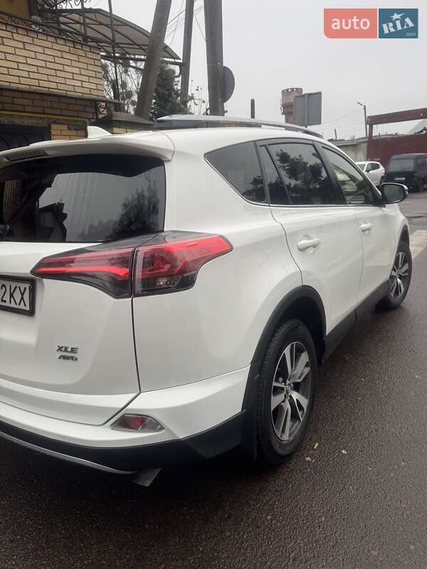 Позашляховик / Кросовер Toyota RAV4 2018 в Львові фото 17 Позашляховик / Кросовер Toyota RAV4 2018 в Львові