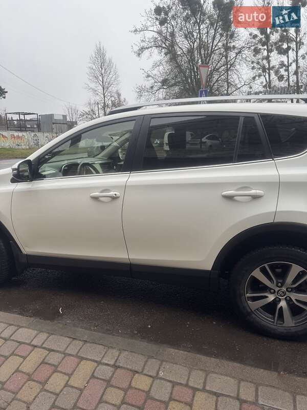 Позашляховик / Кросовер Toyota RAV4 2018 в Львові фото 23 Позашляховик / Кросовер Toyota RAV4 2018 в Львові