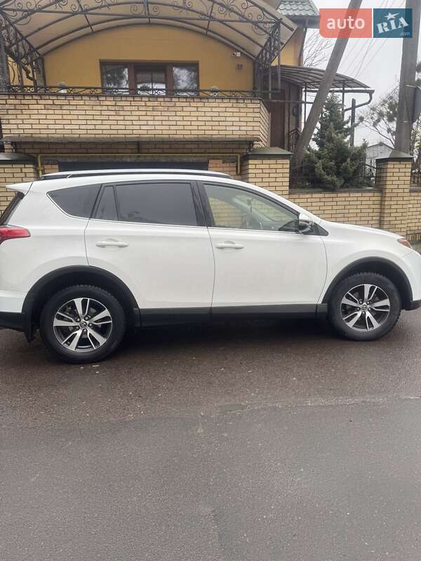 Позашляховик / Кросовер Toyota RAV4 2018 в Львові фото 26 Позашляховик / Кросовер Toyota RAV4 2018 в Львові