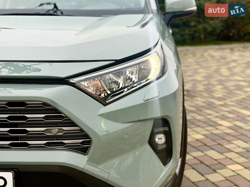 Внедорожник / Кроссовер Toyota RAV4 2022 в Днепре