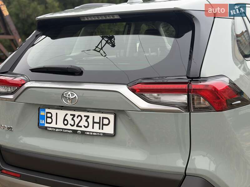 Внедорожник / Кроссовер Toyota RAV4 2022 в Днепре