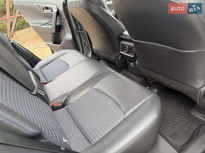 Внедорожник / Кроссовер Toyota RAV4 2022 в Днепре