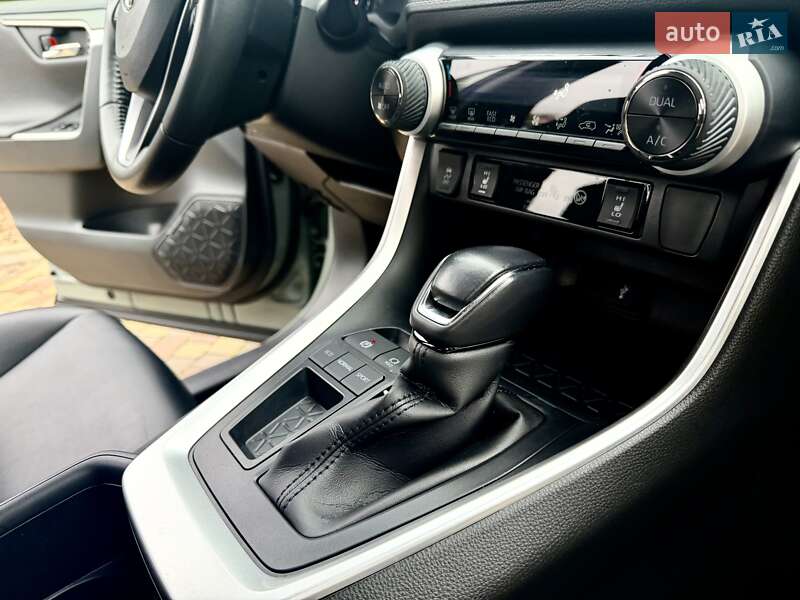 Внедорожник / Кроссовер Toyota RAV4 2022 в Днепре