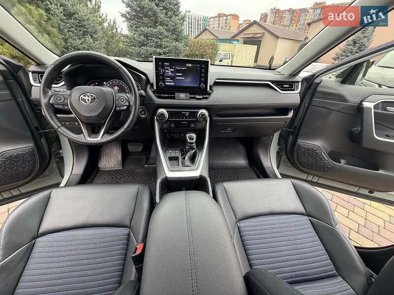 Внедорожник / Кроссовер Toyota RAV4 2022 в Днепре