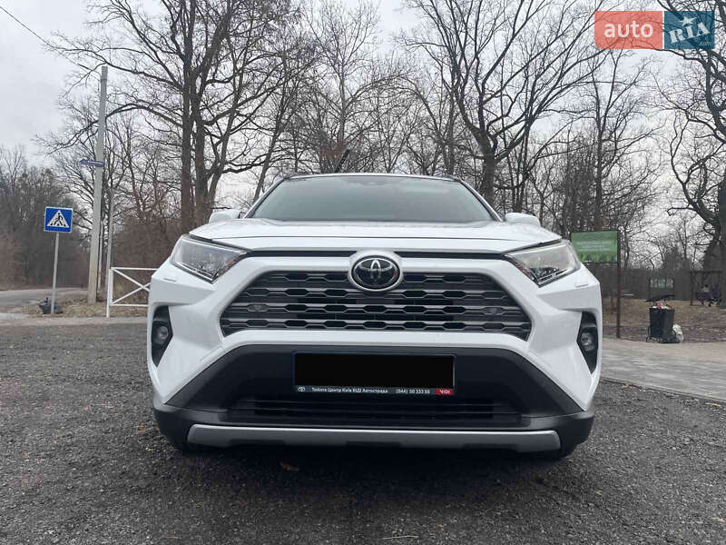 Позашляховик / Кросовер Toyota RAV4 2023 в Києві