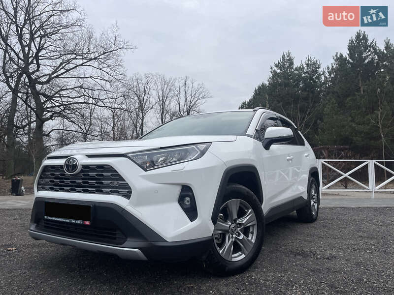 Позашляховик / Кросовер Toyota RAV4 2023 в Києві