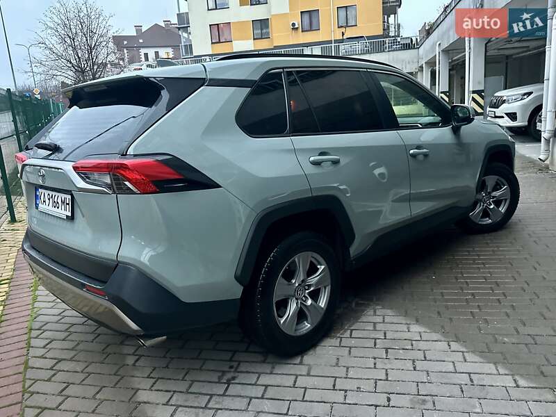 Внедорожник / Кроссовер Toyota RAV4 2023 в Киеве