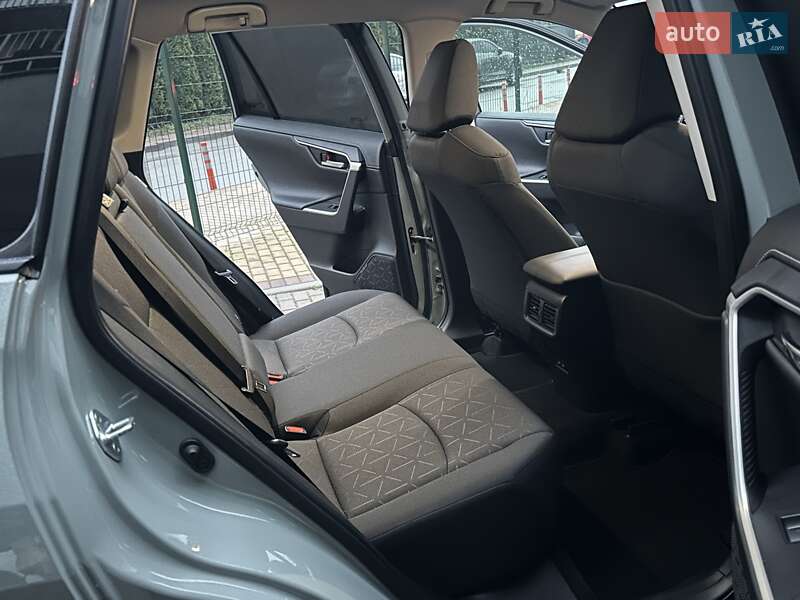 Внедорожник / Кроссовер Toyota RAV4 2023 в Киеве
