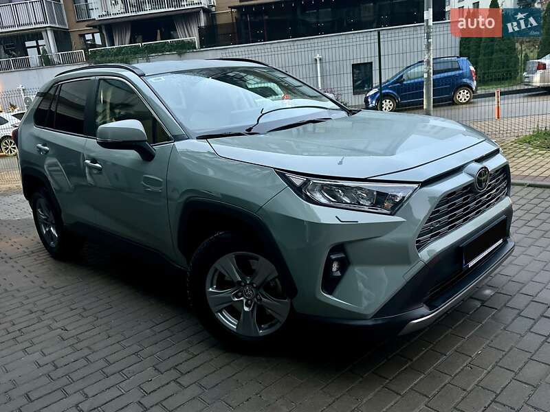 Внедорожник / Кроссовер Toyota RAV4 2023 в Киеве