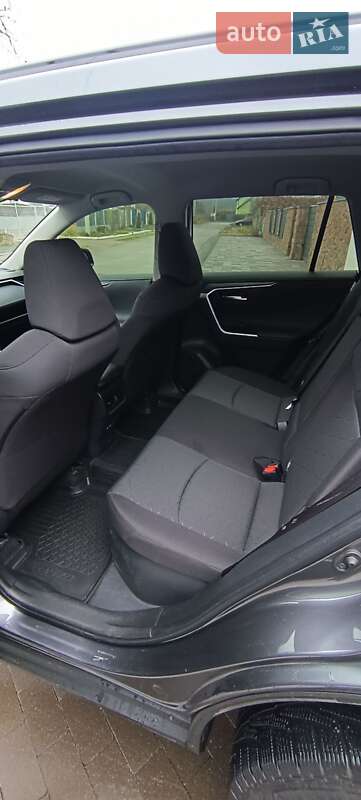 Внедорожник / Кроссовер Toyota RAV4 2021 в Киеве