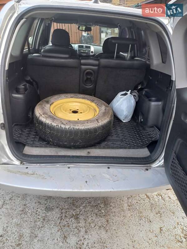 Позашляховик / Кросовер Toyota RAV4 2007 в Калуші