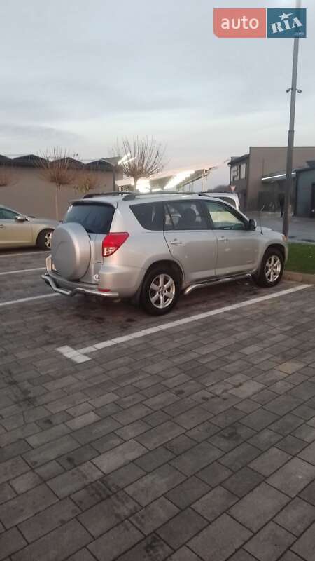 Позашляховик / Кросовер Toyota RAV4 2007 в Києві
