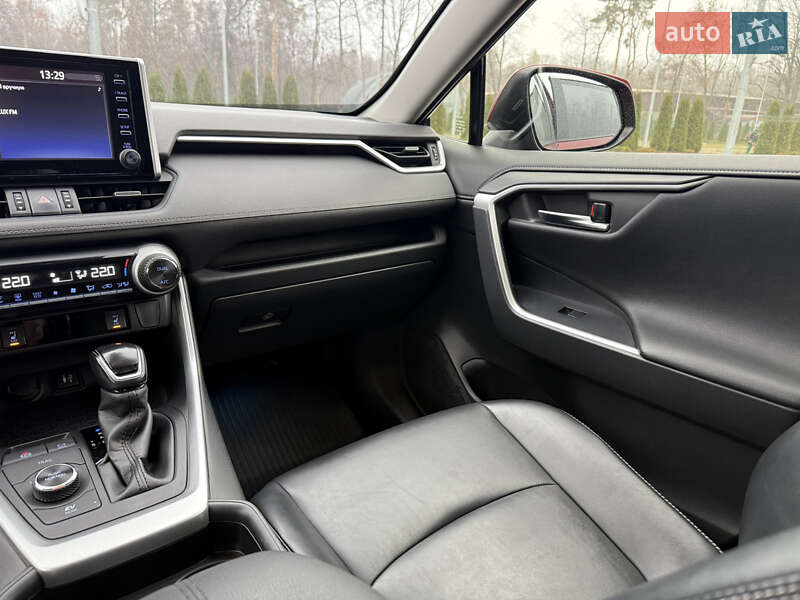 Внедорожник / Кроссовер Toyota RAV4 2019 в Харькове