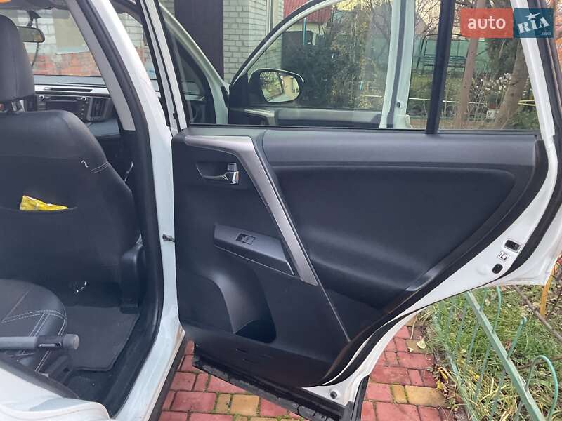 Внедорожник / Кроссовер Toyota RAV4 2017 в Харькове фото 7 Внедорожник / Кроссовер Toyota RAV4 2017 в Харькове