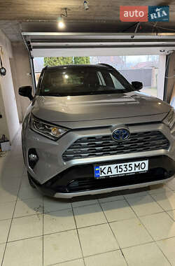 Внедорожник / Кроссовер Toyota RAV4 2019 в Киеве