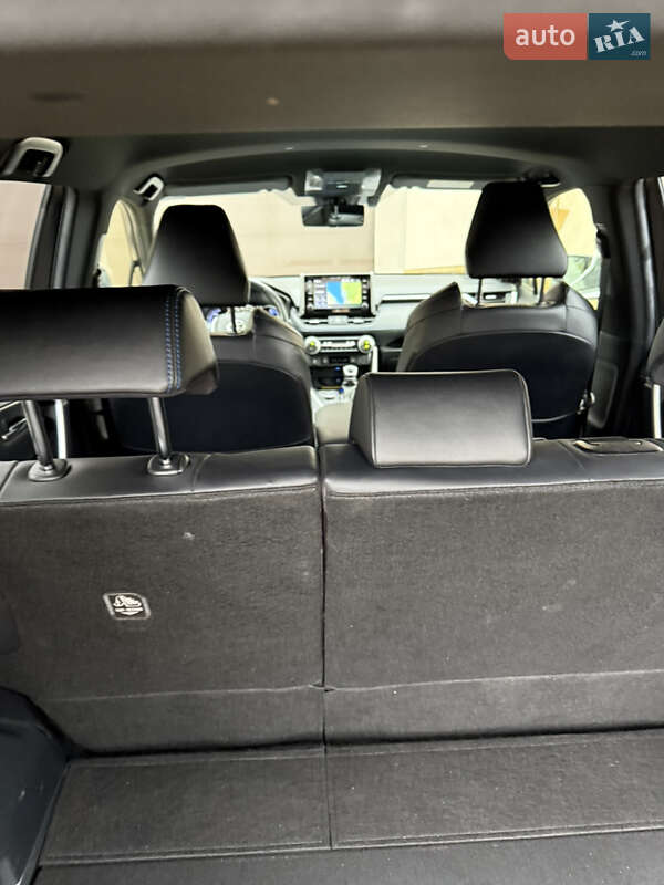 Внедорожник / Кроссовер Toyota RAV4 2019 в Киеве фото 15 Внедорожник / Кроссовер Toyota RAV4 2019 в Киеве