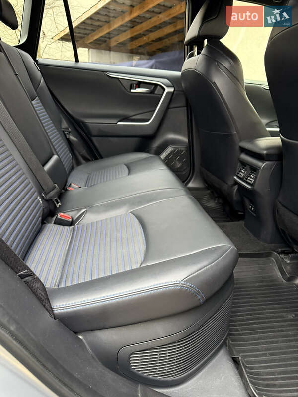 Внедорожник / Кроссовер Toyota RAV4 2019 в Киеве фото 16 Внедорожник / Кроссовер Toyota RAV4 2019 в Киеве