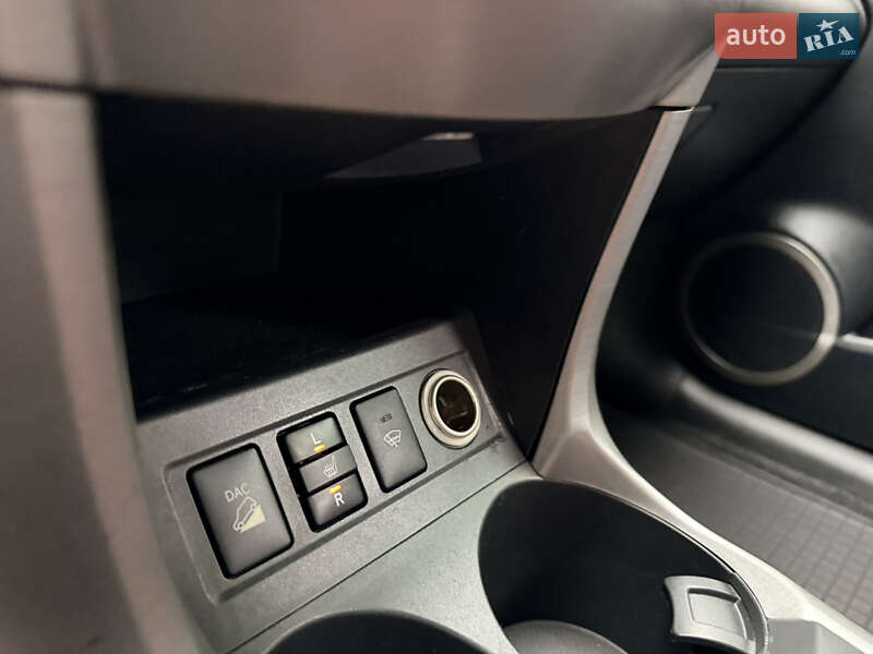 Внедорожник / Кроссовер Toyota RAV4 2007 в Днепре