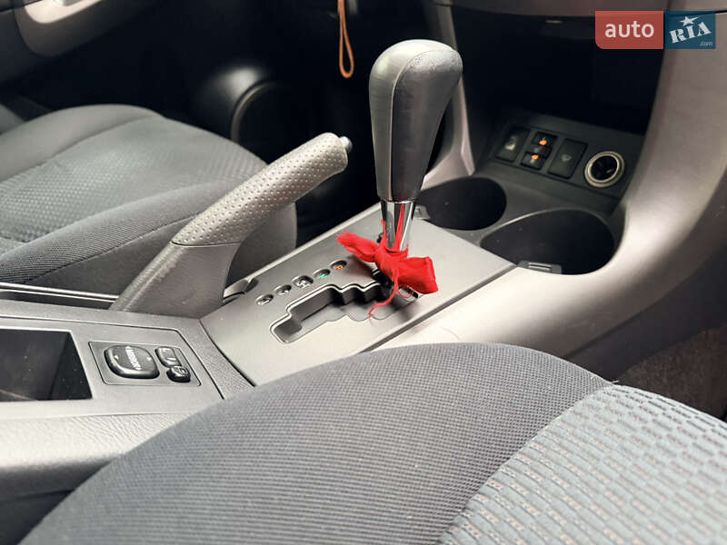 Внедорожник / Кроссовер Toyota RAV4 2007 в Днепре