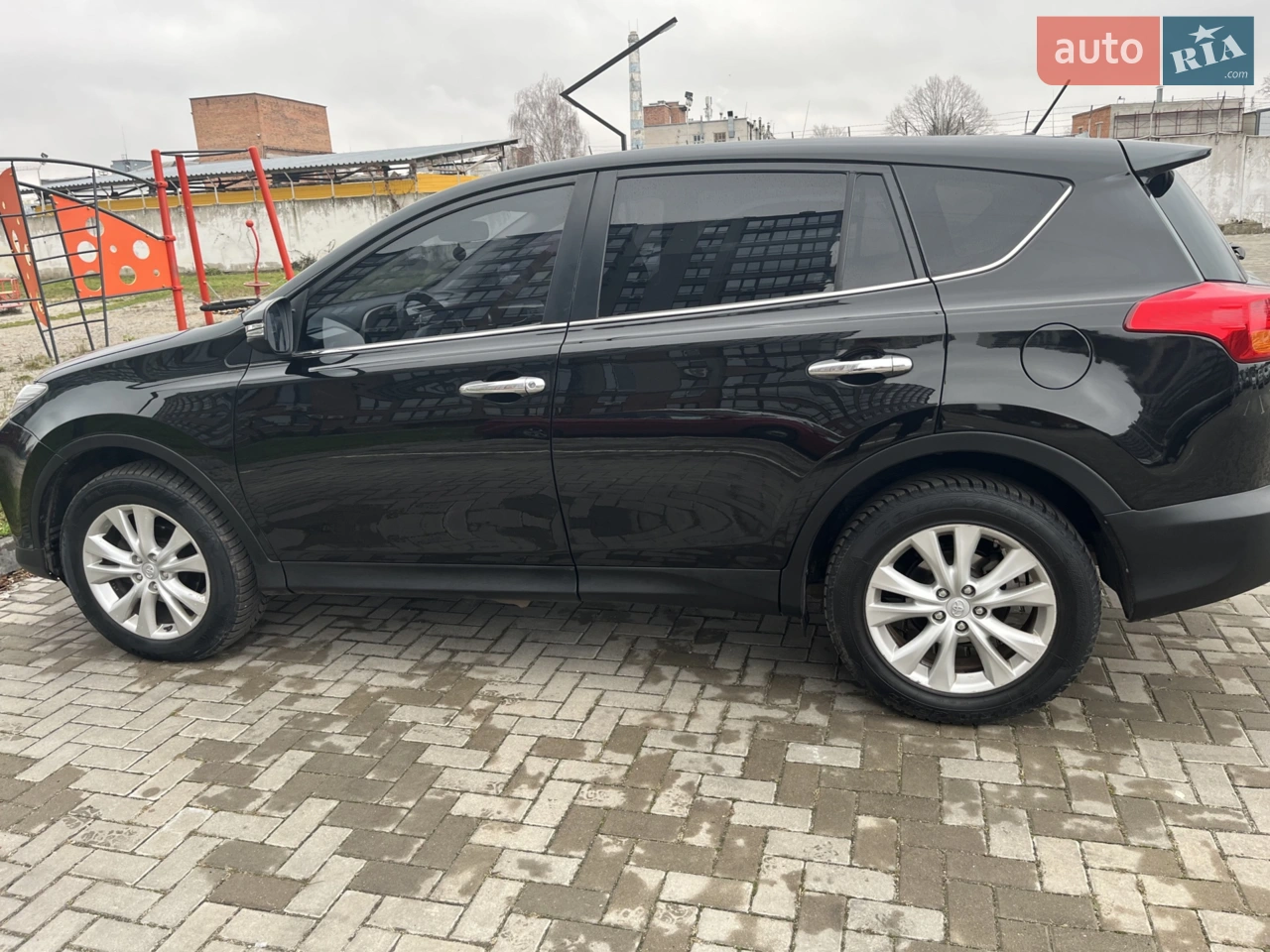 2013 Toyota RAV 4 - мініатюра 12