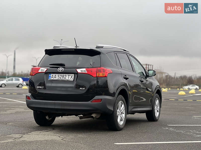Позашляховик / Кросовер Toyota RAV4 2014 в Києві