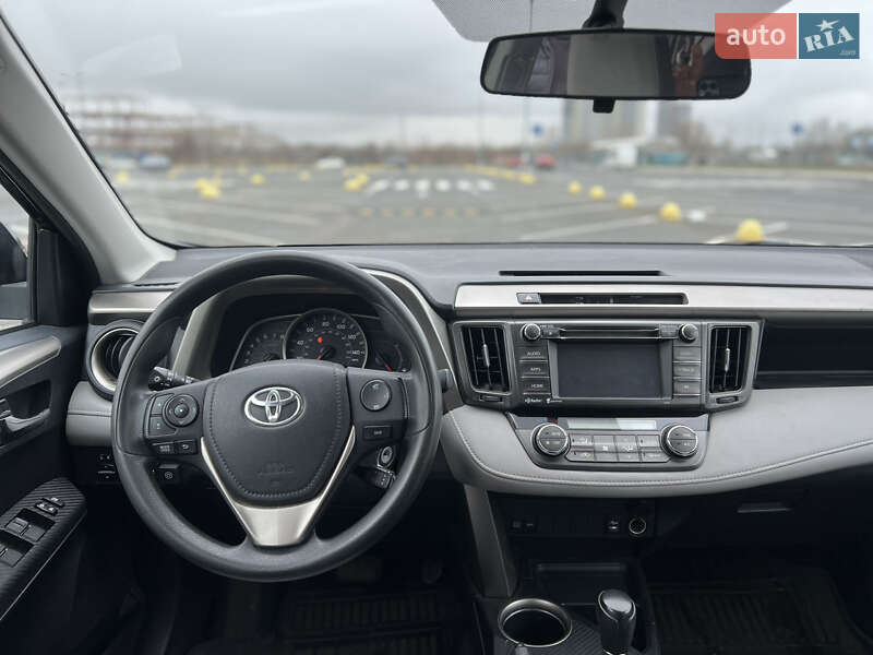 Позашляховик / Кросовер Toyota RAV4 2014 в Києві