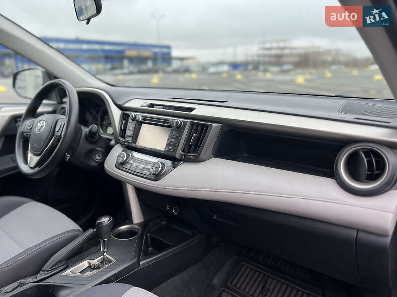 Позашляховик / Кросовер Toyota RAV4 2014 в Києві