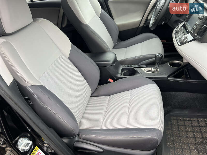 Позашляховик / Кросовер Toyota RAV4 2014 в Києві